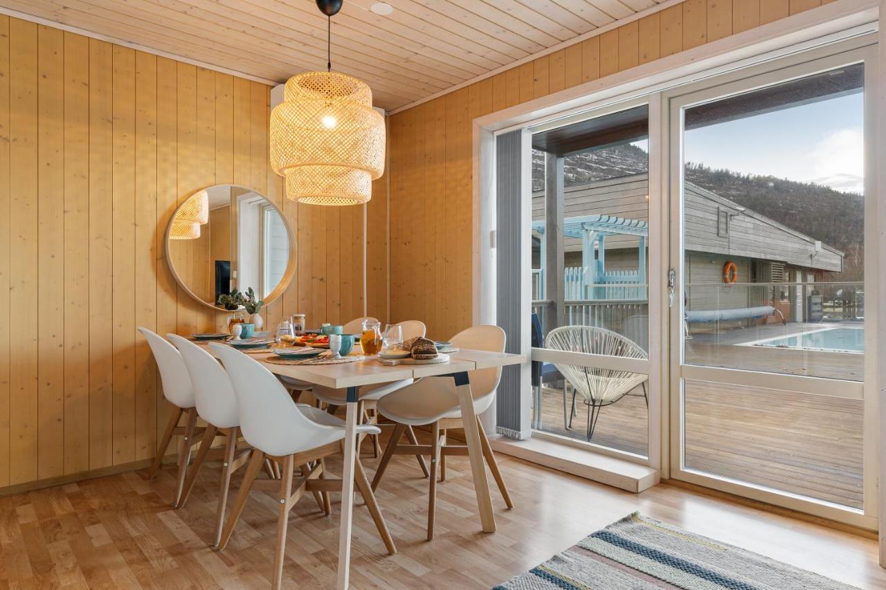 Hotel Mikkelparken Ferietun Kinsarvik Exterior foto
